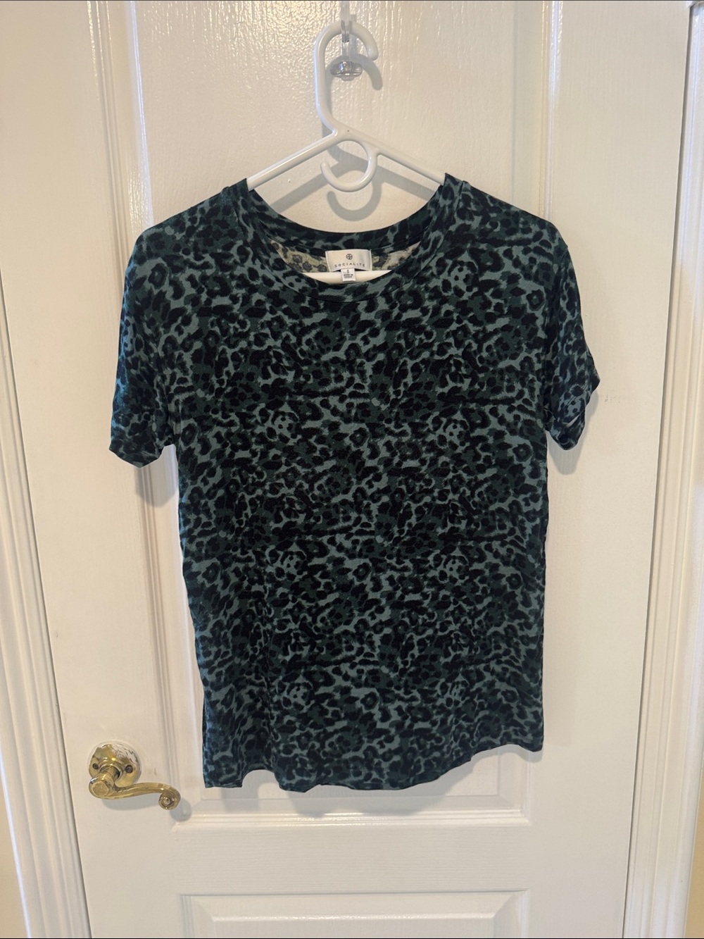 Socialite Teal and Black Leopard Print Short Sleeve Tee